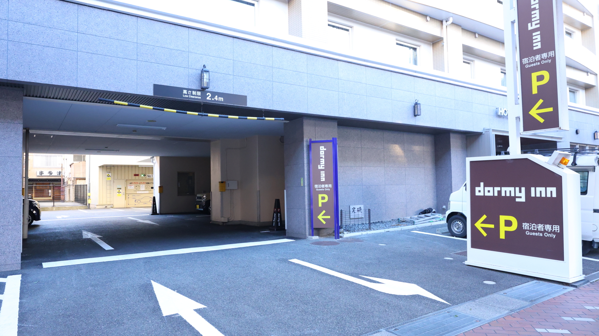 駐車場入口