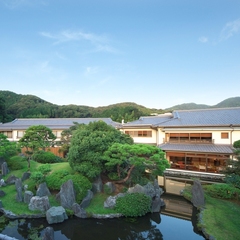 日中の庭の風景