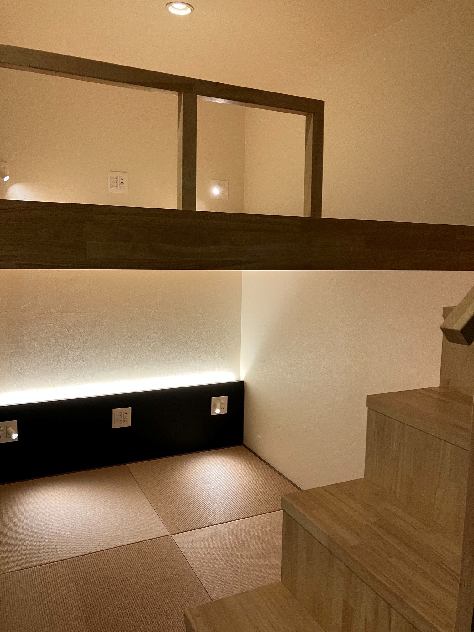 ロフトダブル　３～４名ルーム　禁煙