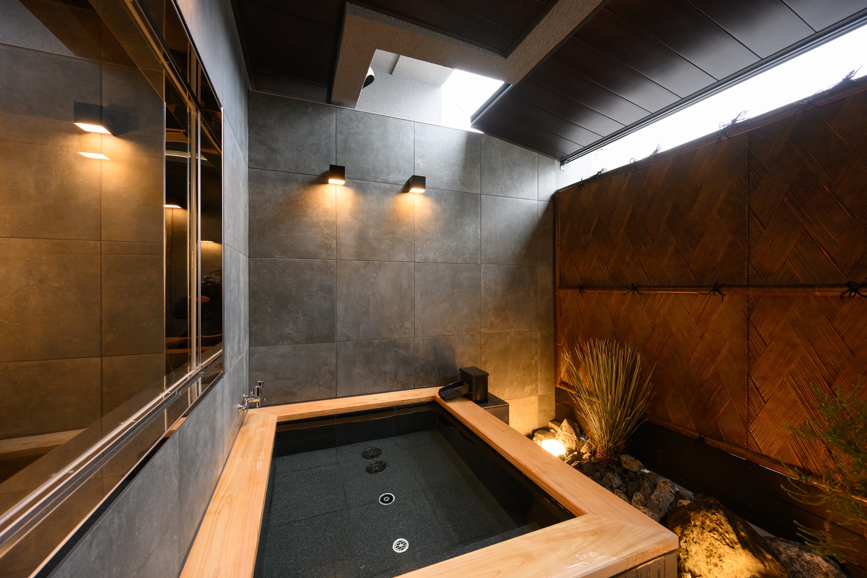 露天風呂　26年春、温泉＆大浴場OPEN！天然の源泉のみ使用