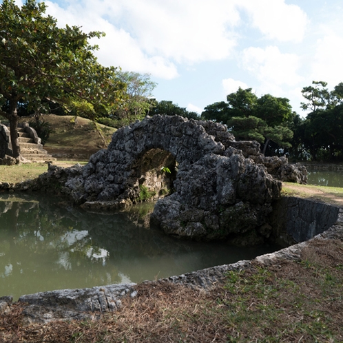 【識名園・琉球王家庭園】当館から車で20分