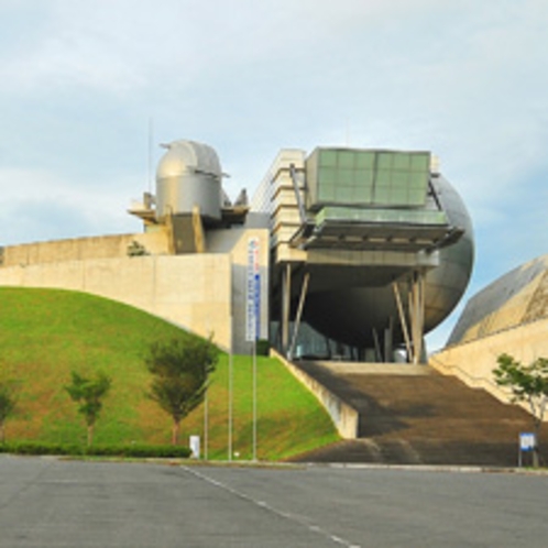 当館徒歩5分、佐賀県立宇宙科学館「ゆめぎんが」♪たのしい宇宙体験・地球体験ができるよ～＼(^o^)／