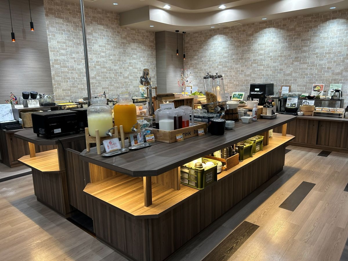 【夕食食事券1000円付】近隣提携飲食店で使える食事券付プラン -バイキング朝食・人工温泉完備 -