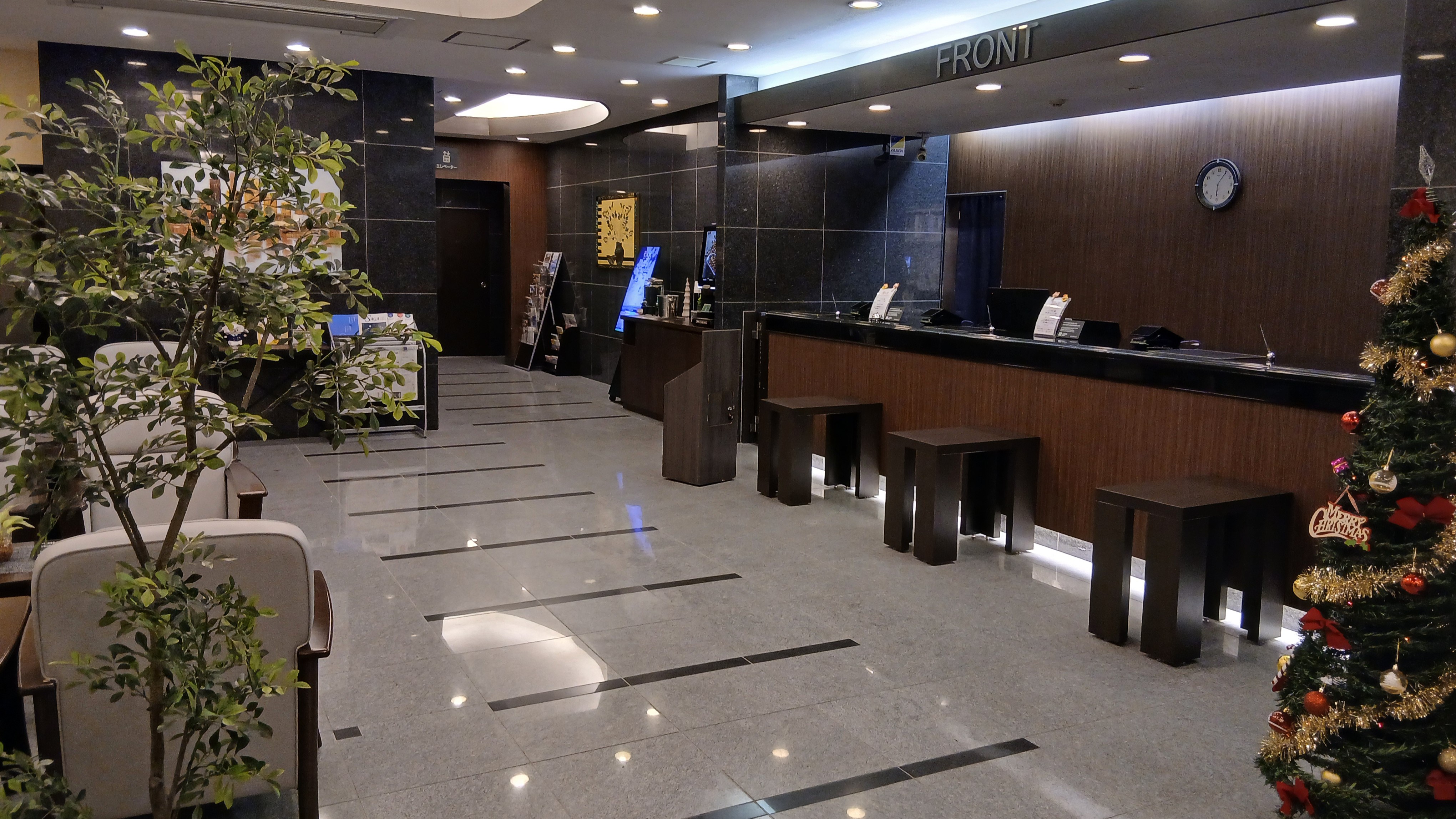 ◆ 1階フロントカウンター ◆