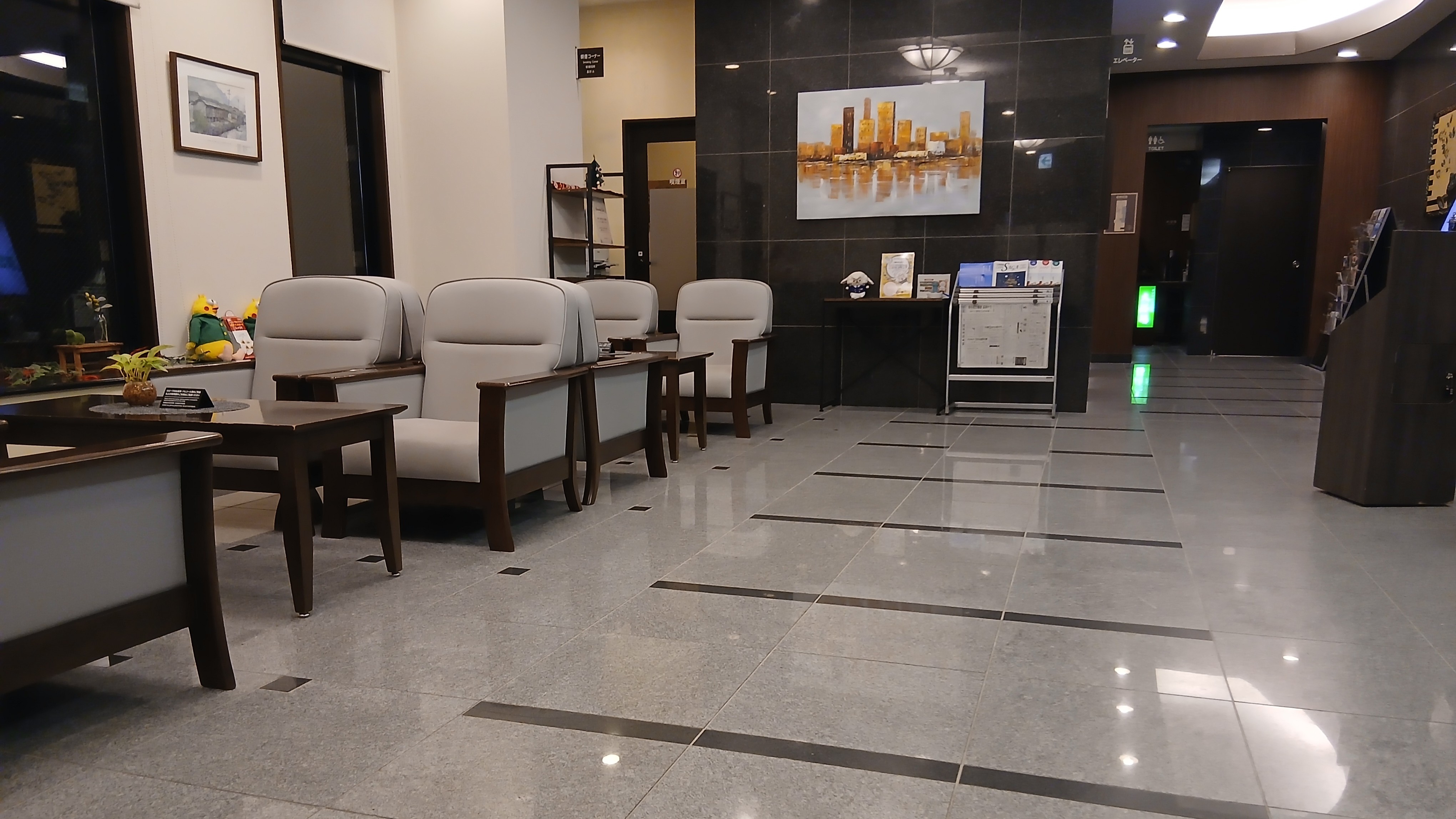 ◆ 1階フロント前のロビー ◆