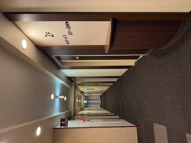 客室は1フロアに15室ずつあり、合計105室。内75室は禁煙ルームです。