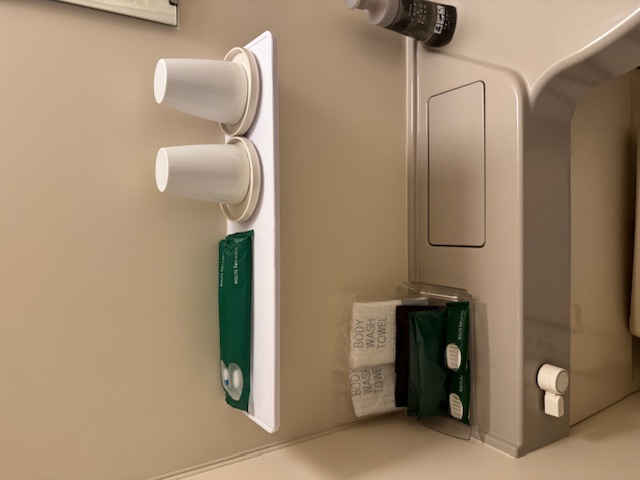 歯ブラシ・綿棒・ボディタオル・レディースアメニティ・ヘアブラシ完備。