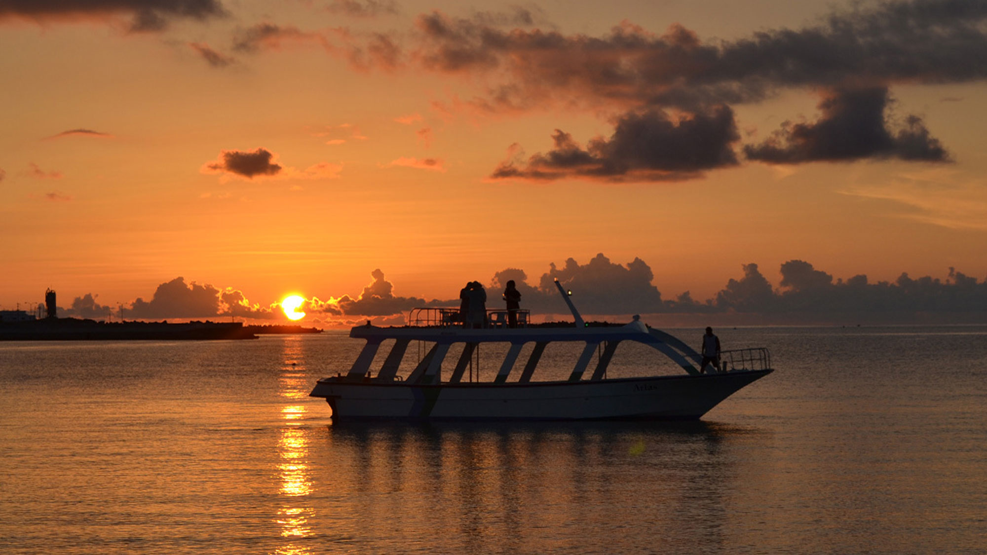 【茶花海岸の夕日】ホテルより徒歩圏内♪穏やかなビーチです