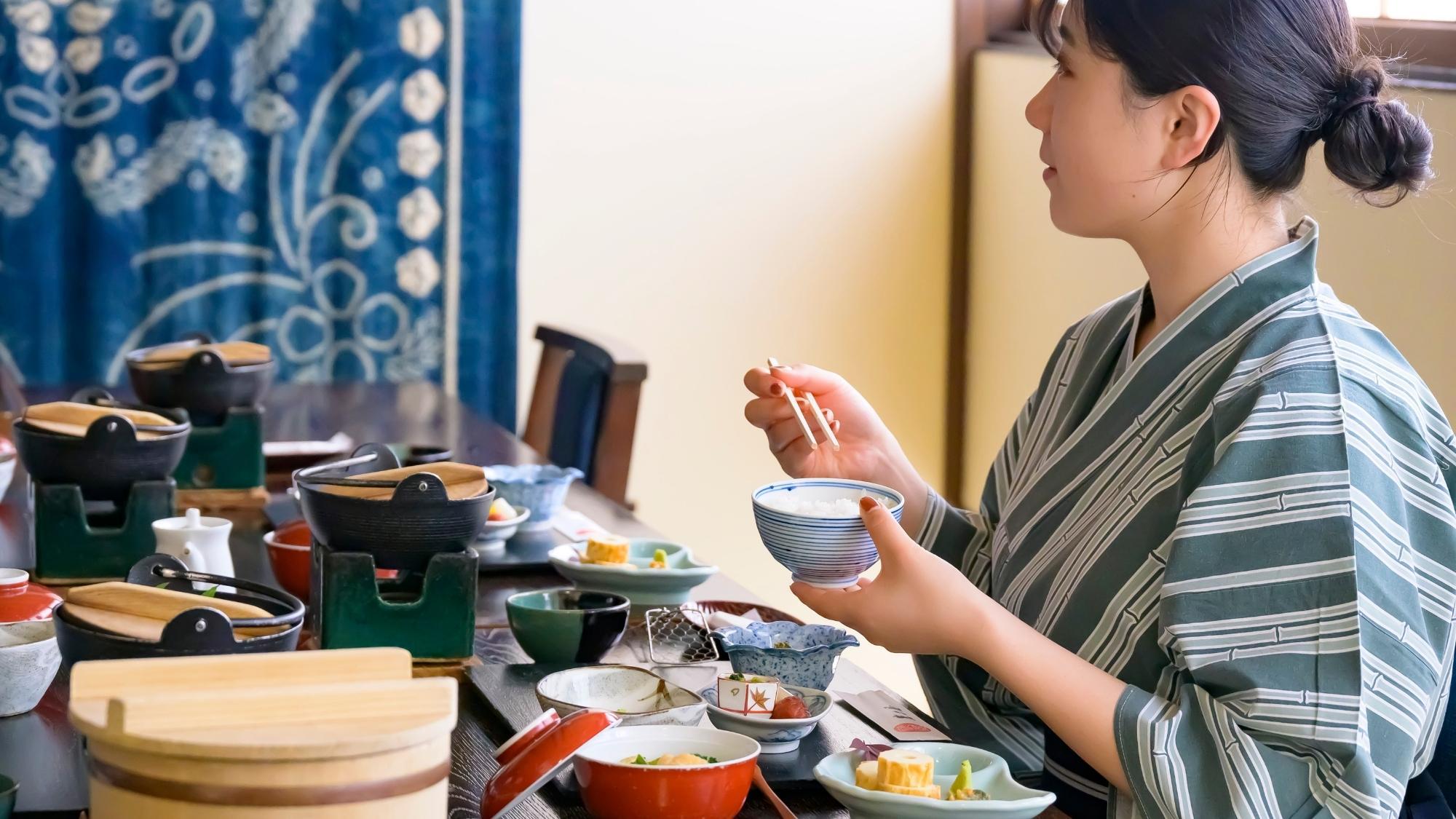 【岩井屋の朝餉】焼き魚に炊き立て御飯・とうふちくわ他、ほっこり味わう温泉の朝ごはん
