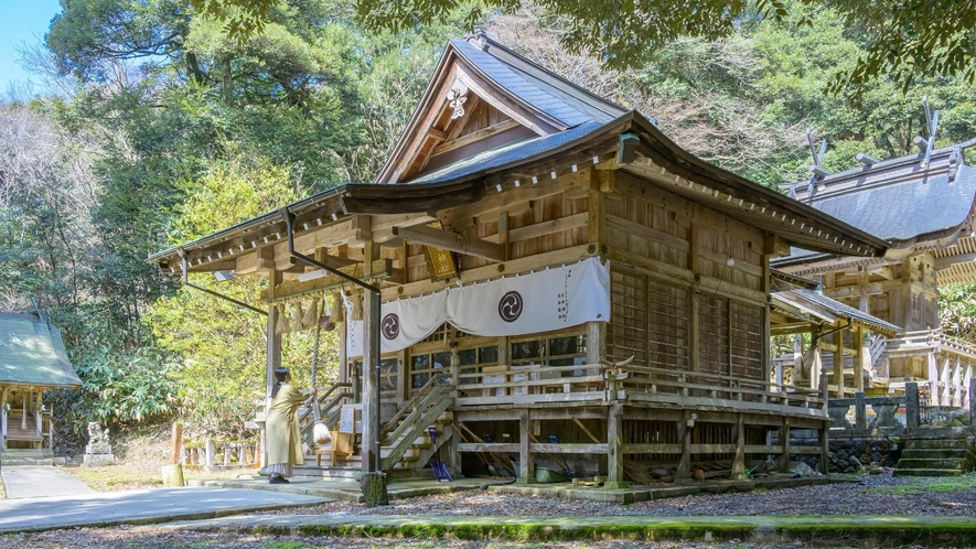 【御湯神社】八上姫と大国主命を御祭神とする神社。