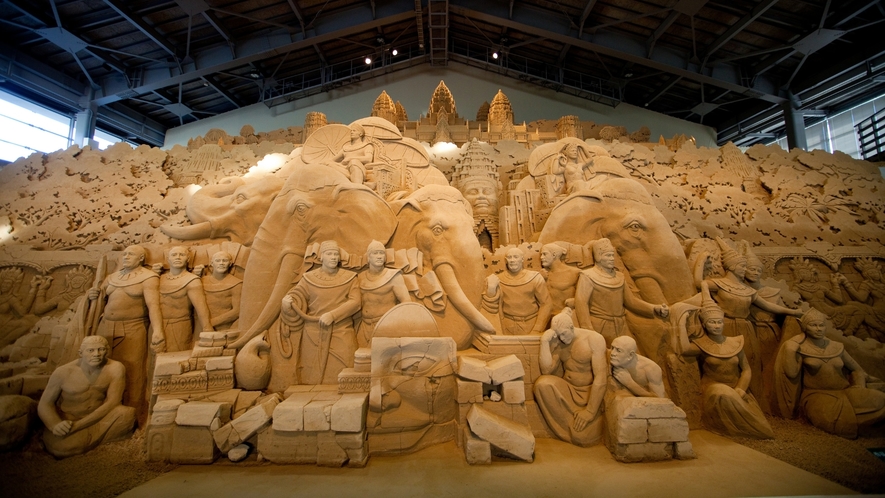 【砂の美術館】砂と水のみで作られた砂の彫刻「砂像」。儚い美しさに心を奪われます。