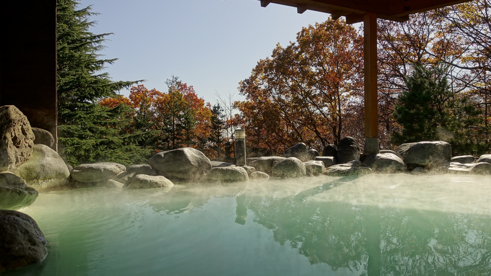 【露天風呂・秋】紅葉温泉露天風呂