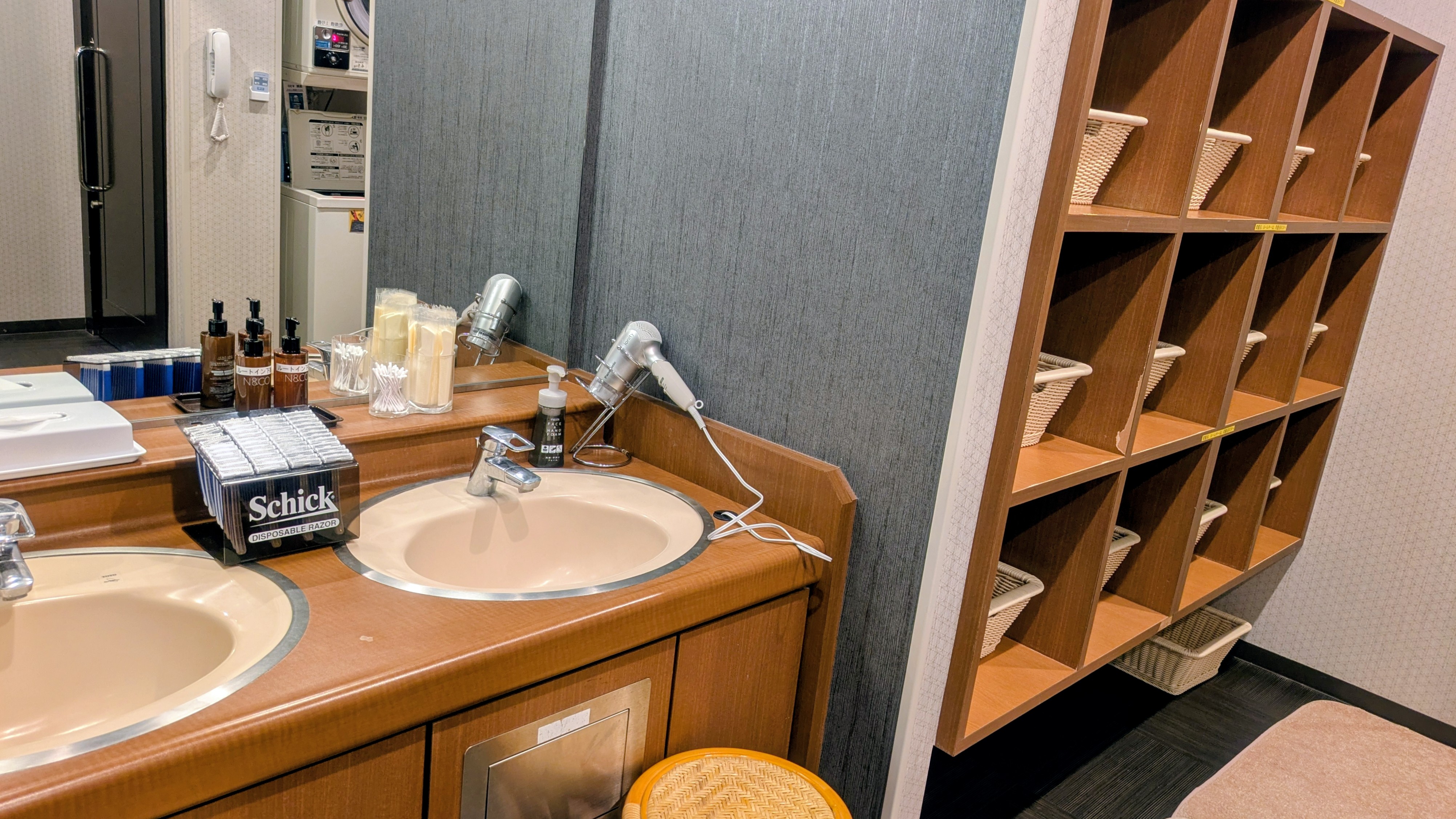 男性大浴場脱衣所