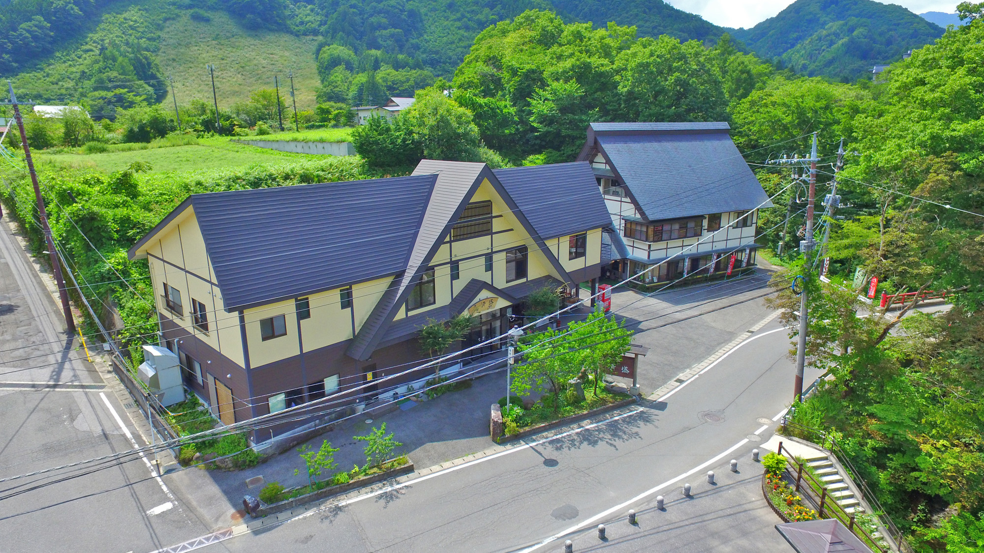 #当館は平家の落人伝説の残る湯西川温泉にある大人の宿です。静かでのんびりとしたひとときをどうぞ。