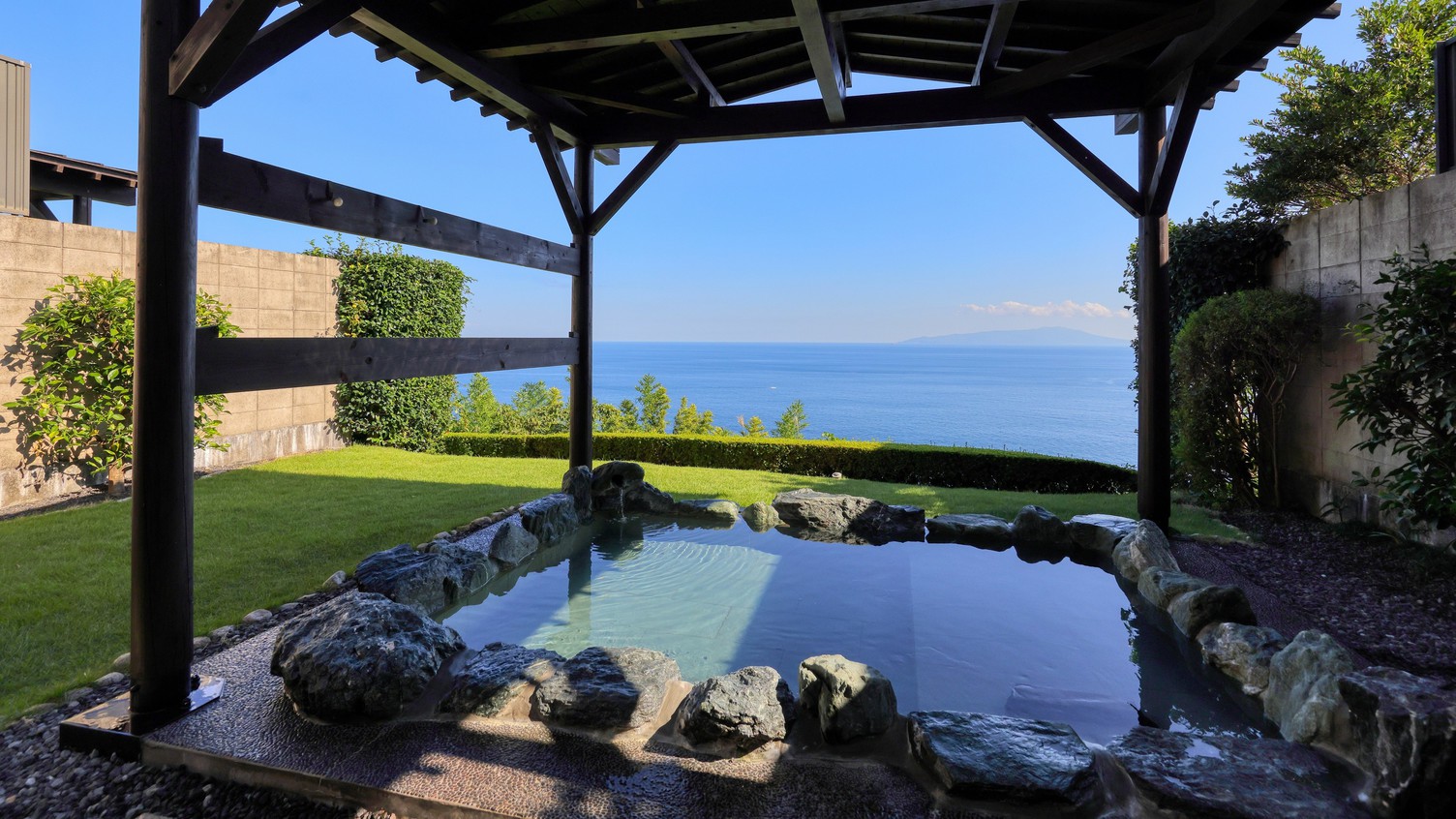 【２大食材グレードUP】伊勢海老まるまる1本付＆栄螺の壺焼きを堪能！ 