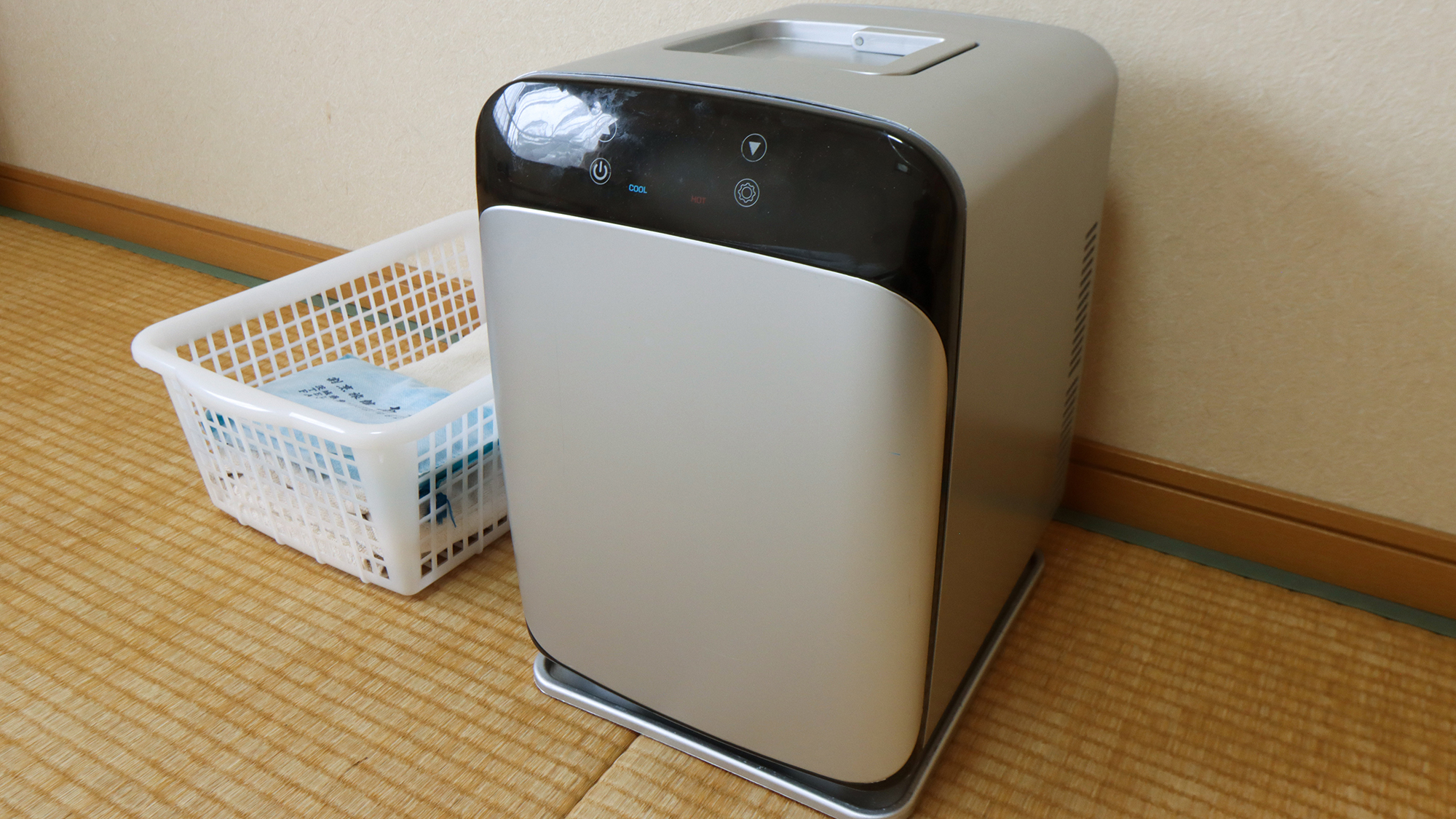 ＃客室イメージ　ミニサイズの冷蔵庫もご用意いたしました【詳細情報】