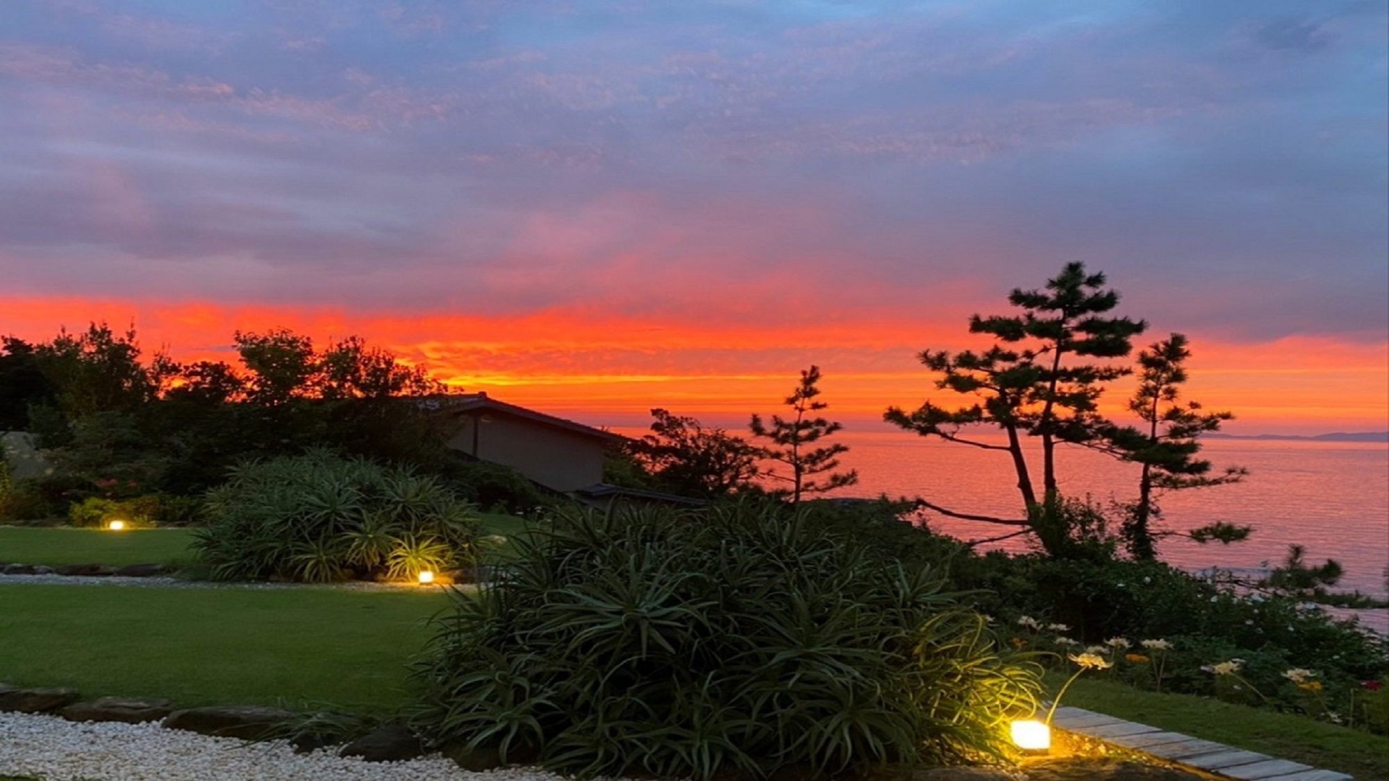 【館内からの夕景】