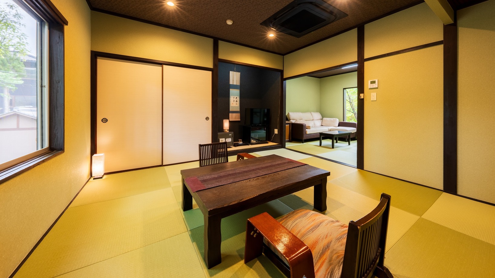 【山茶花-sazanka-】2階／和室２間（８畳＋６畳）