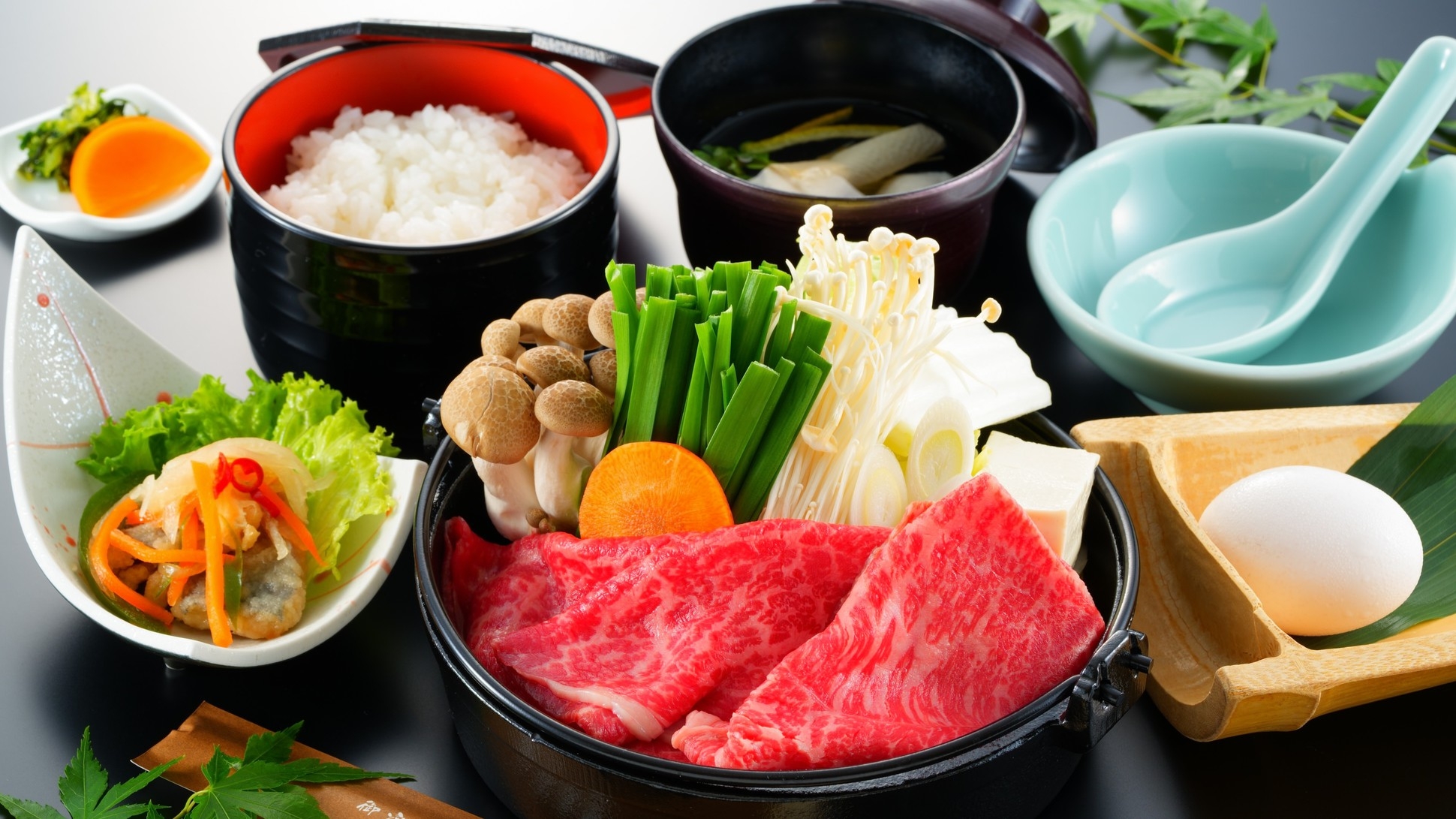 【すき焼き鍋セット】食べ歩きを堪能したい方や少食の方に♪貸切風呂24時間利用OK＜2食付き＞