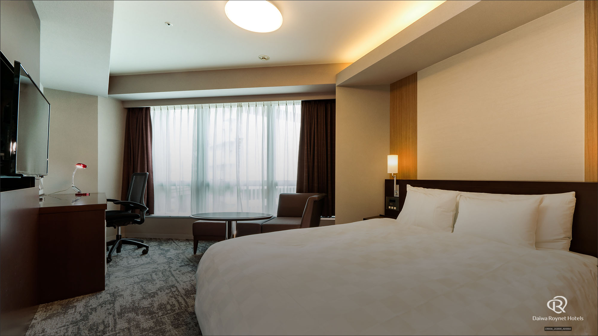 コーナーダブルルーム(23㎡/ベッド幅168㎝)