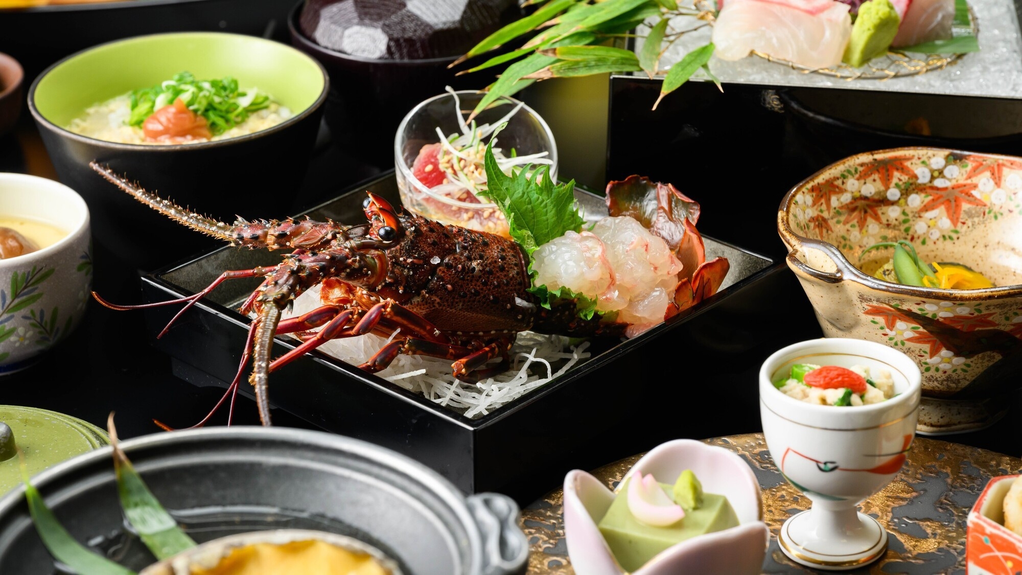 伊勢海老・鮑・和歌山県特産黒毛和牛「熊野牛」お料理グレードアップ【豪華会席プラン】　
