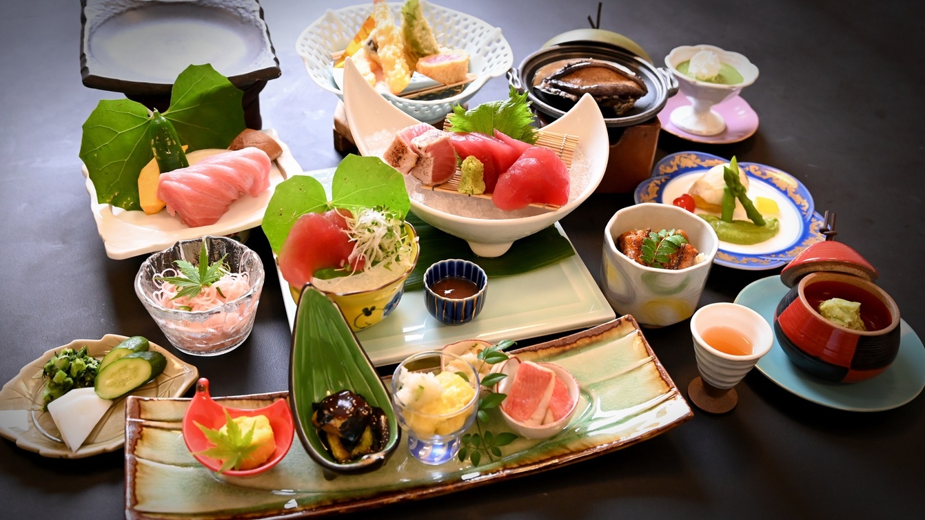 【まぐろづくし会席】紀州勝浦産「生まぐろ」を贅沢に使った多彩なまぐろ料理をお楽しみください。