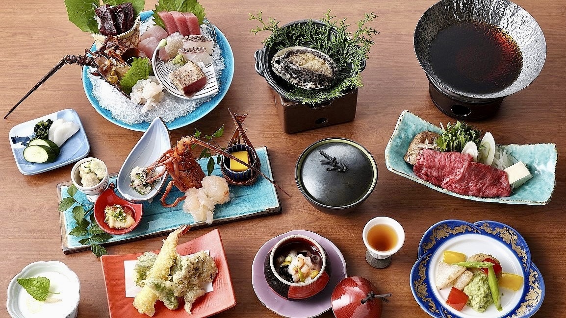【楽天月末セール】＜豪華会席＞高級食材（伊勢海老・鯨・鮑）と選べる一品（生まぐろor熊野牛）を堪能