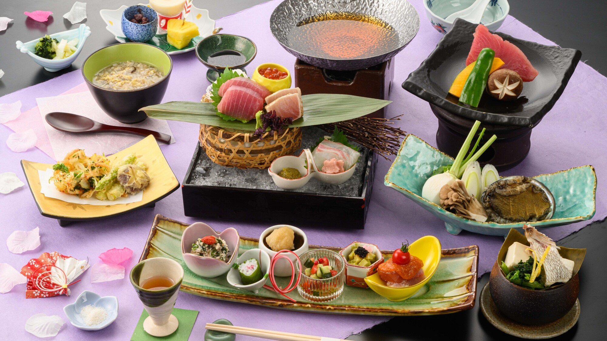 日本有数の漁獲高を誇る勝浦産のまぐろを堪能する【鮪づくし会席】（画像はイメージです）