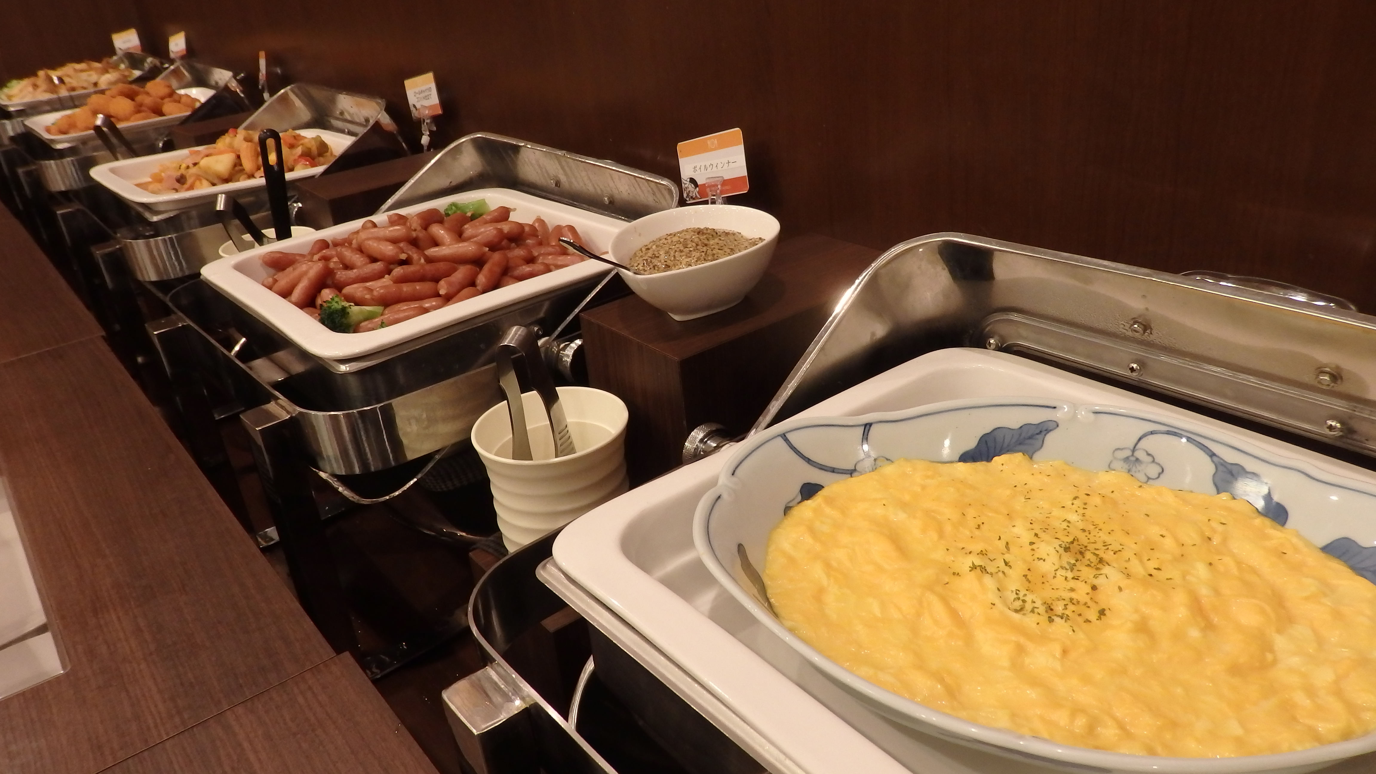 朝食ビュッフェ