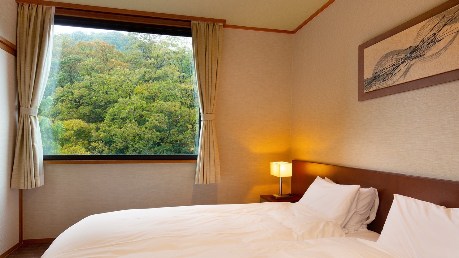 【夏の直前予約】ふたり旅応援・ベッド付和洋室が最大3，000円OFF〜カラフル浴衣で山中温泉食べ歩き