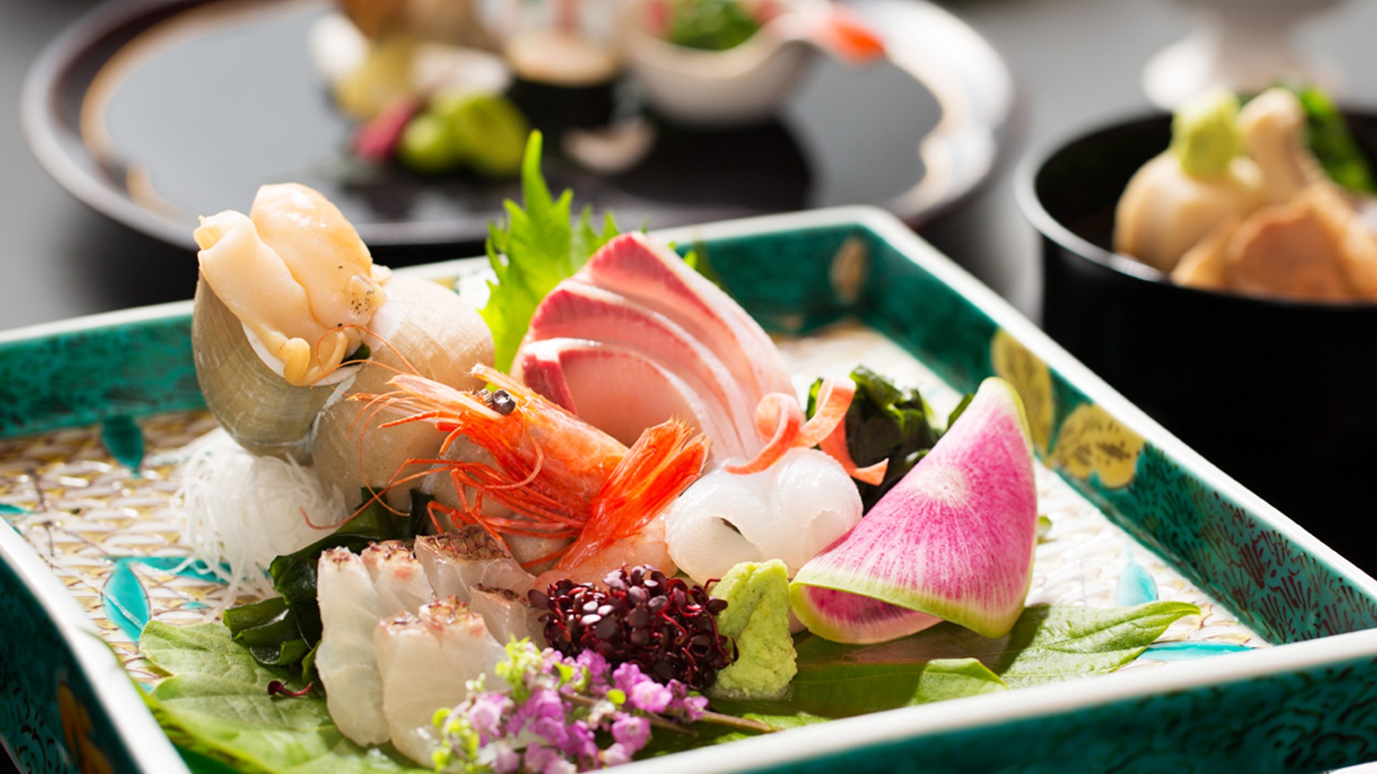 橋立漁港直送 キトキトお造り7種付き。日本海の海の幸をたっぷり堪能ください。