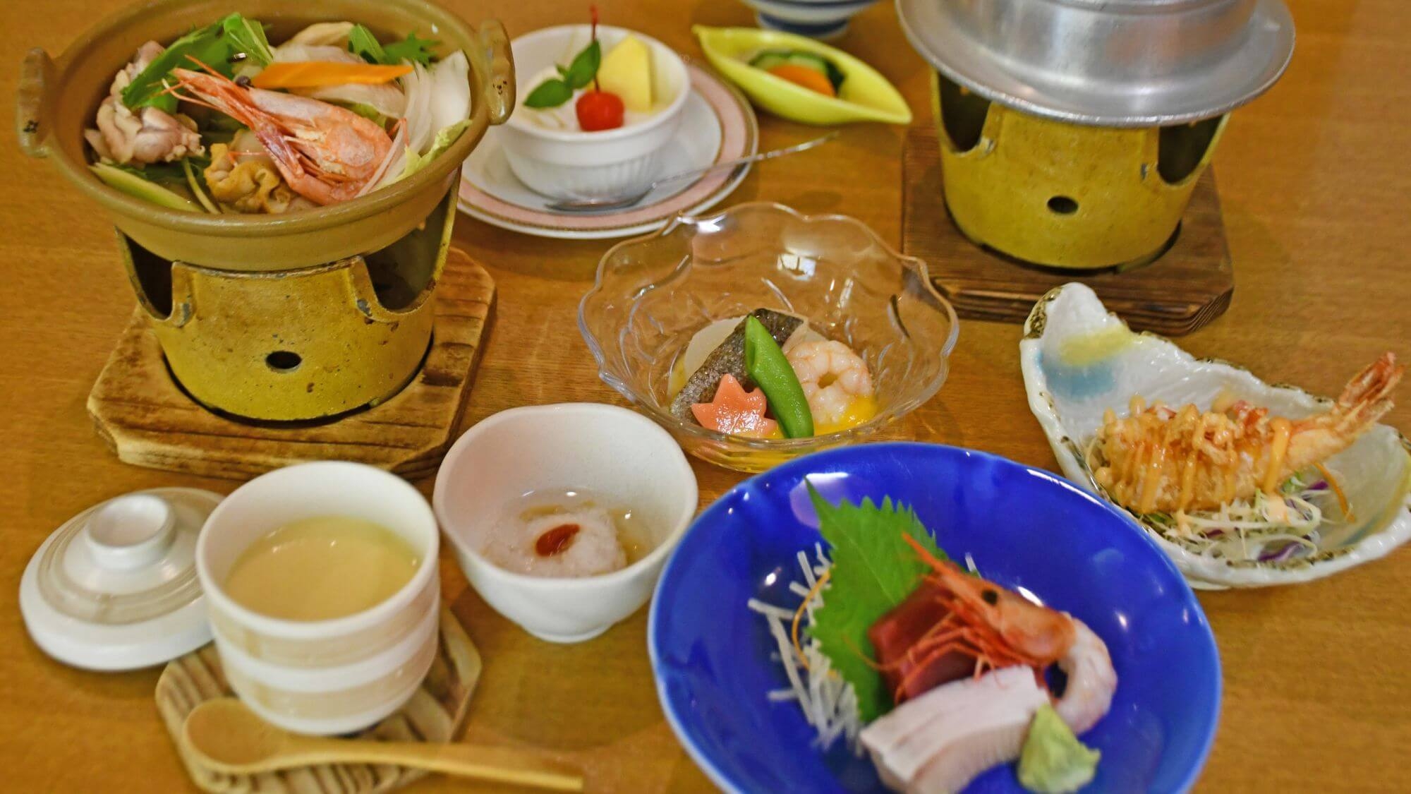 【お昼にチェックイン！２２時間ステイ】夕食時ワンドリンク特典♪季節の美味＜七彩なないろコース＞２食付