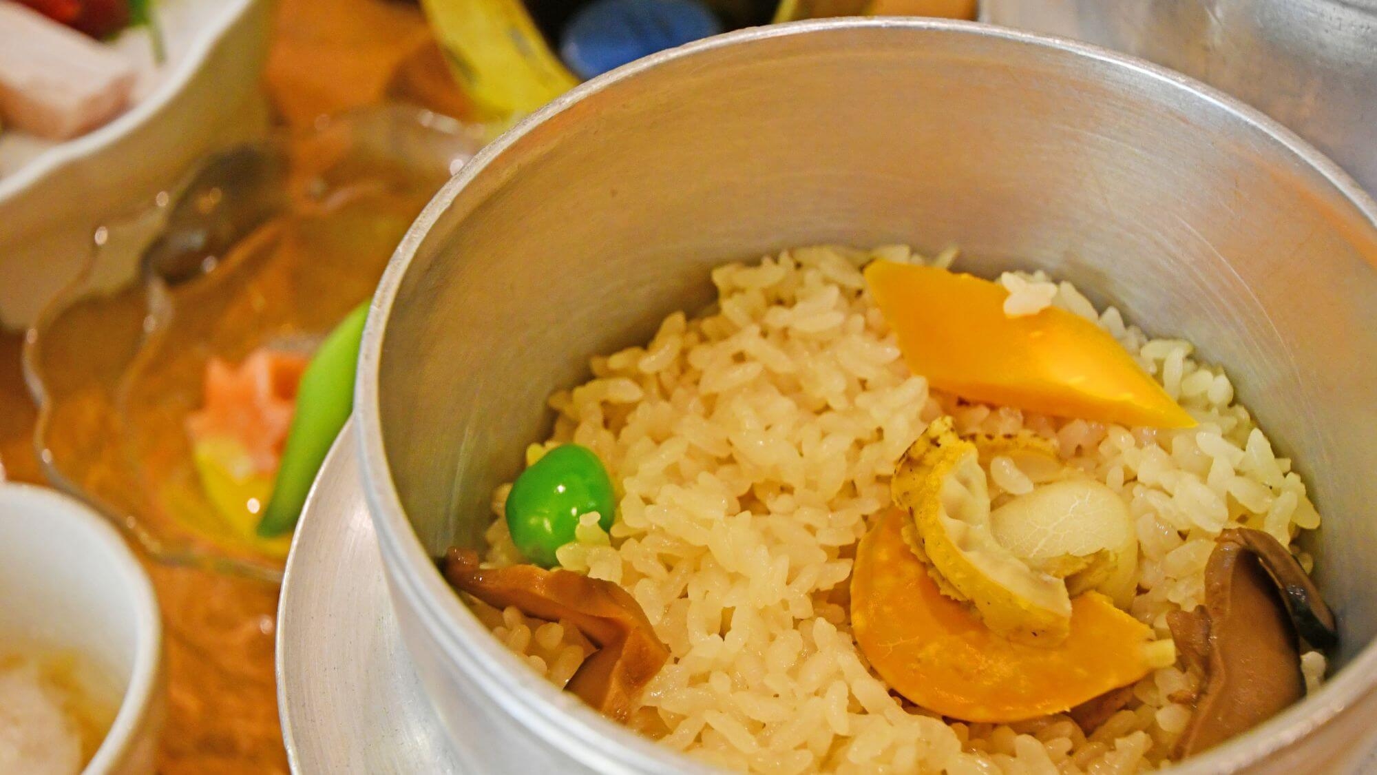 【10％OFF】【楽天スーパーSALE】2種コースをお二人でシェア！釜飯や揚物も◎食べ比べ夫婦膳
