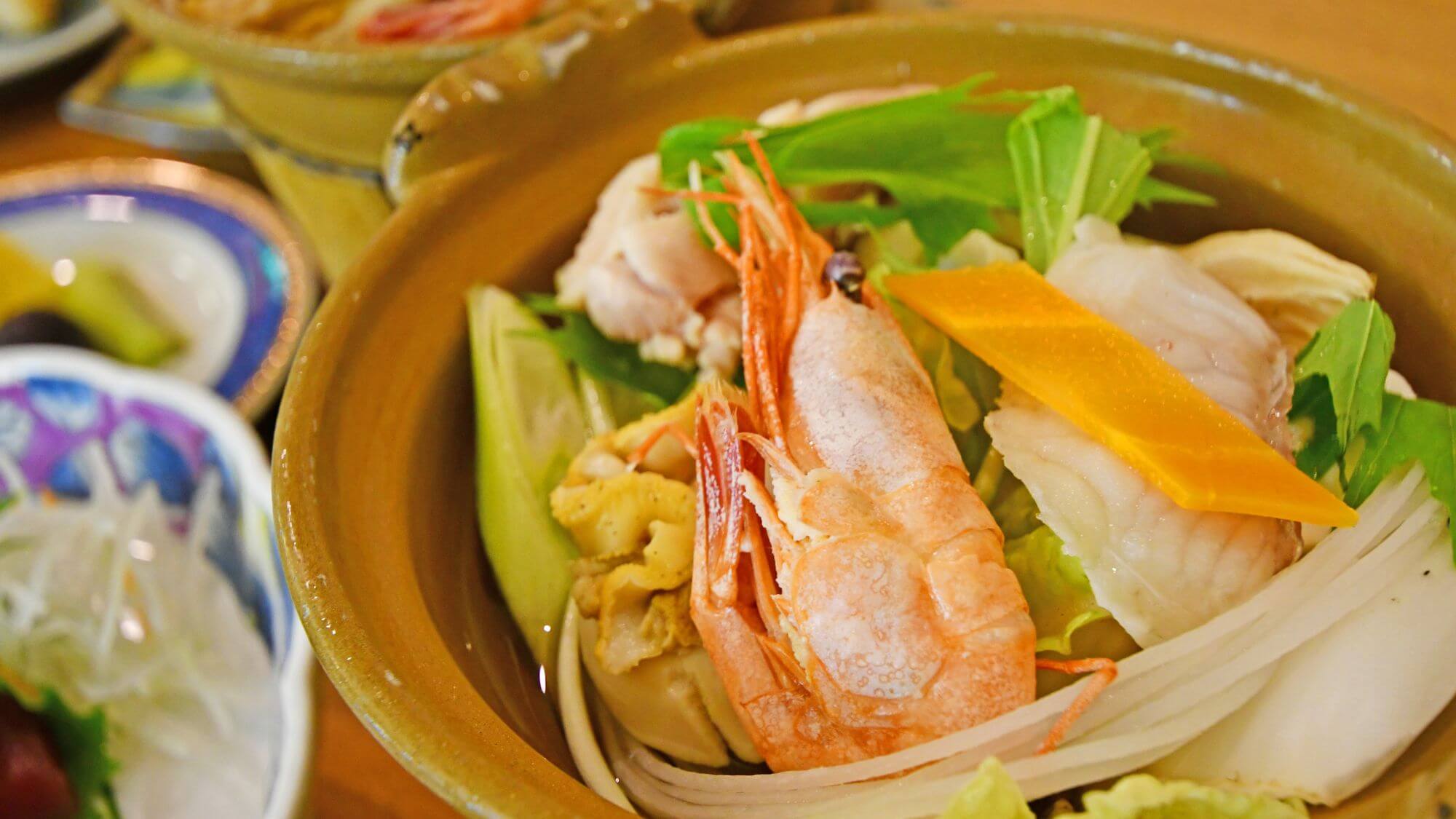 【鍋料理】函館ならではの海鮮なべ！内容は季節によって変わります。