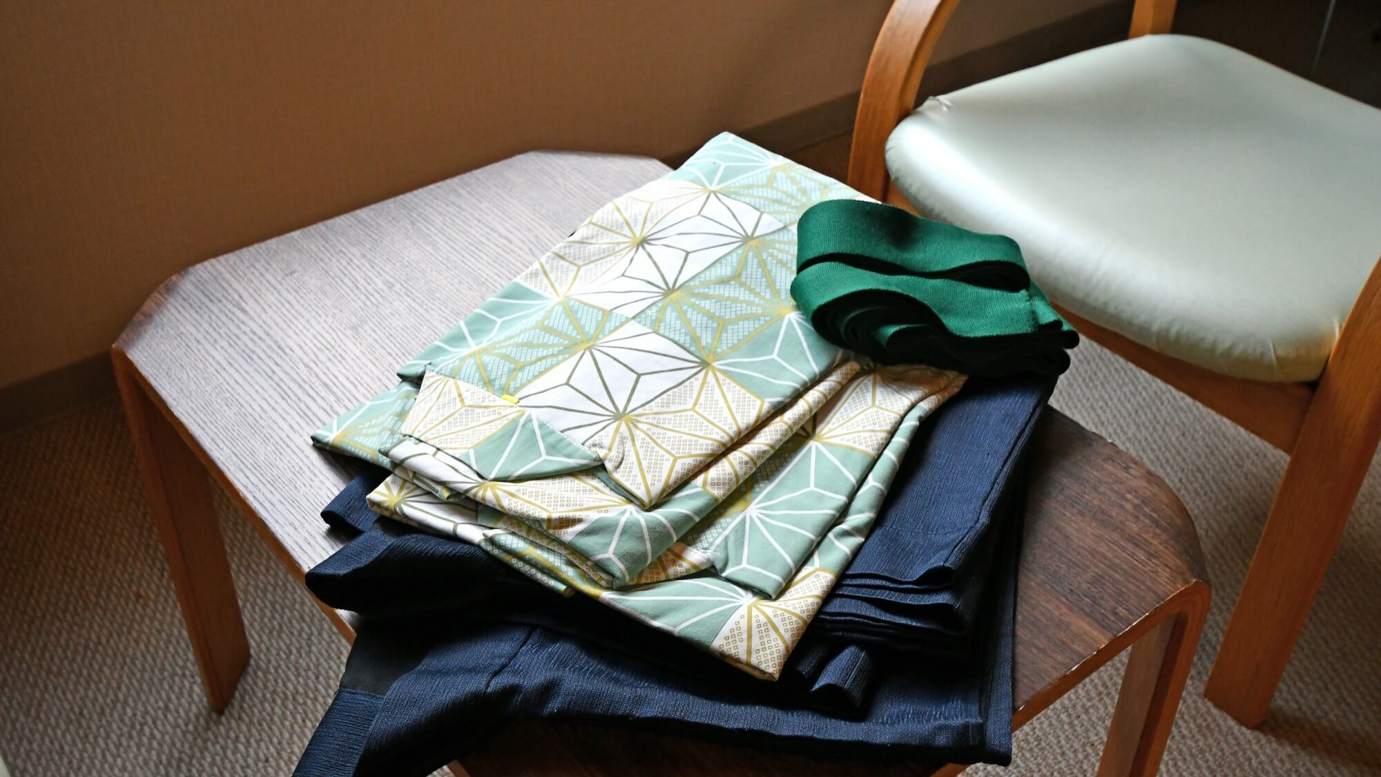 【客室イメージ】浴衣に着替えてゆっくりとお寛ぎ下さい。