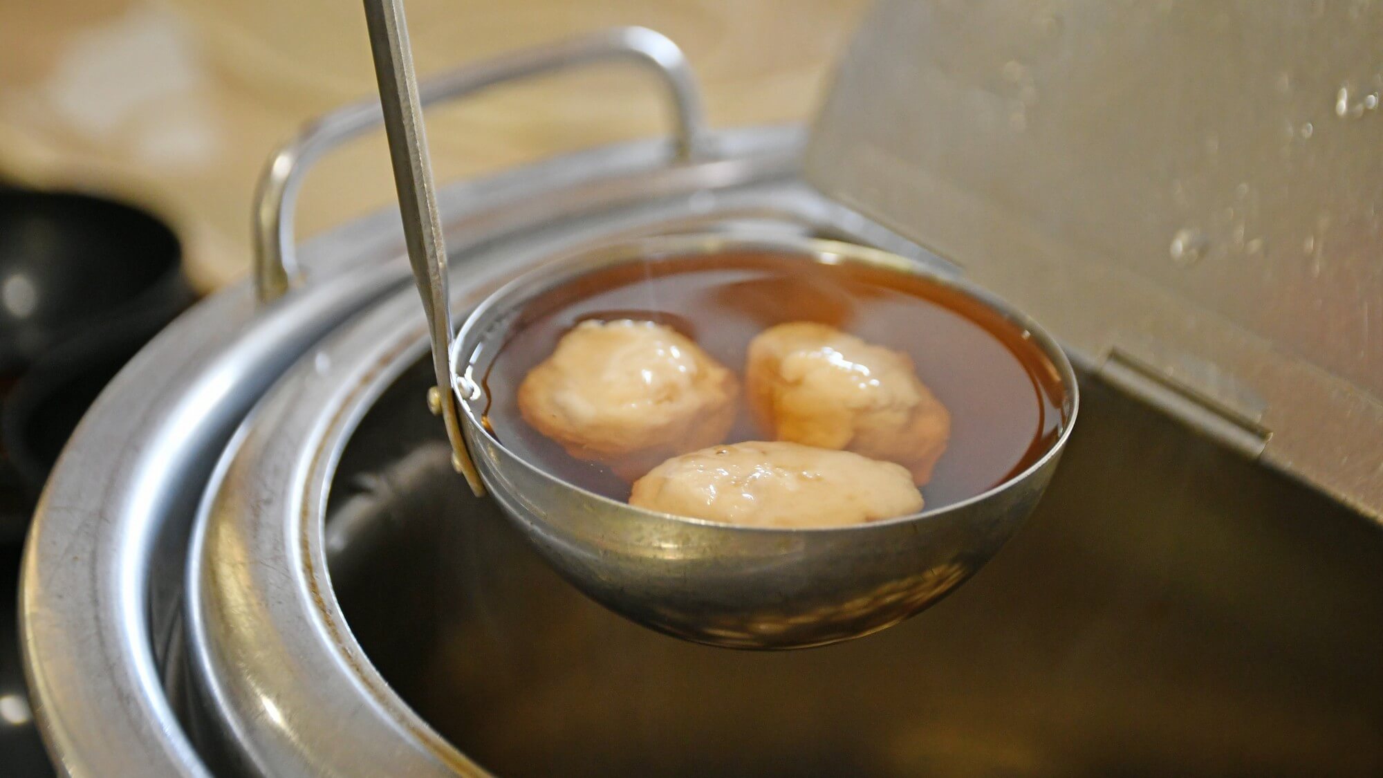 【朝食バイキング】生産量日本一、真昆布の出汁の美味しさを、つみれ汁でご堪能ください。