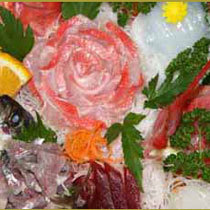 天然地魚の豪快な舟盛ＵＰ