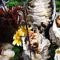 伊勢海老・鮑・さざえのお造り盛り合わせ