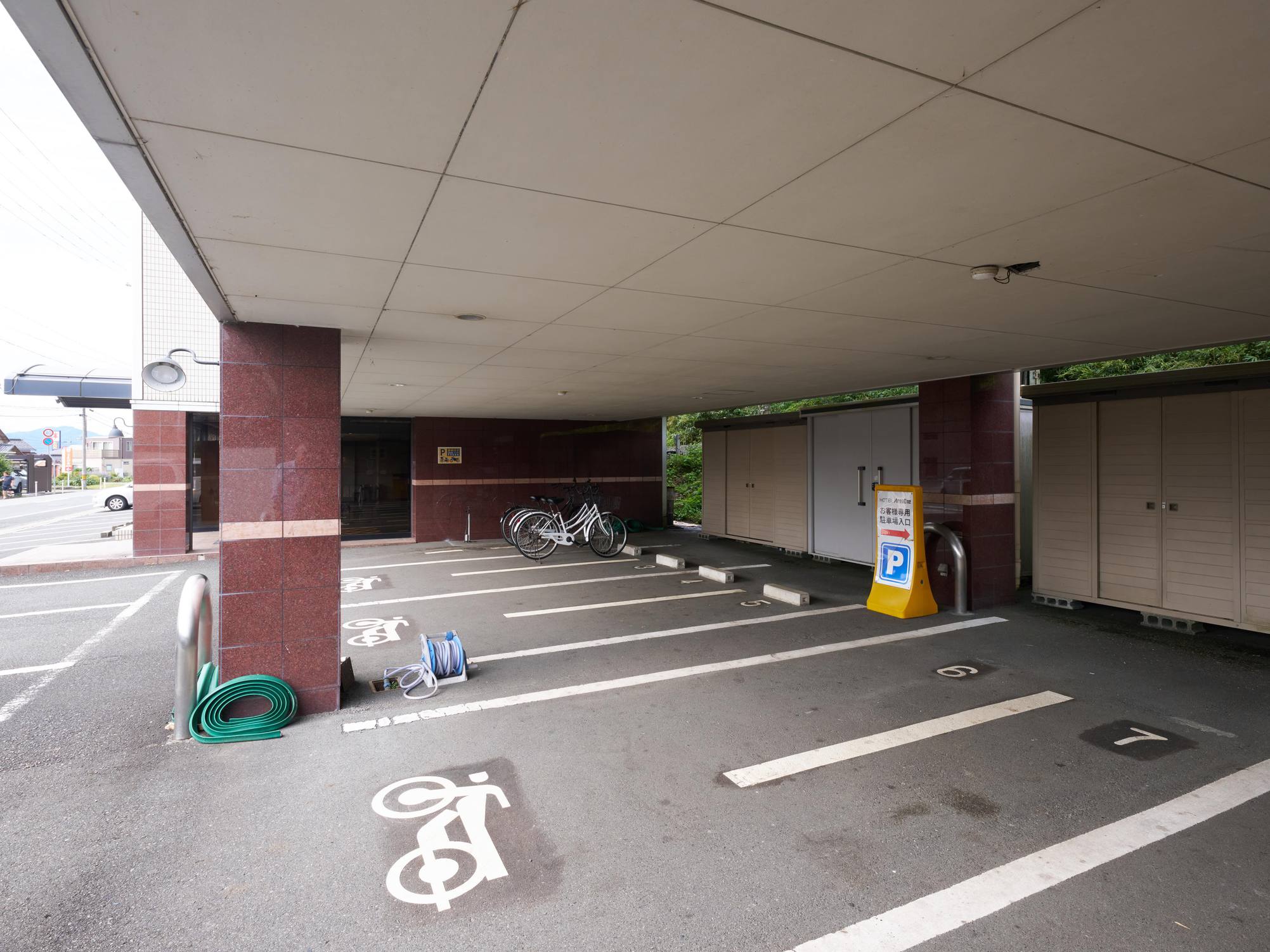 【ツーリング好きのお客様必見！】バイク・自転車専用無料駐車場完備！≪素泊り≫