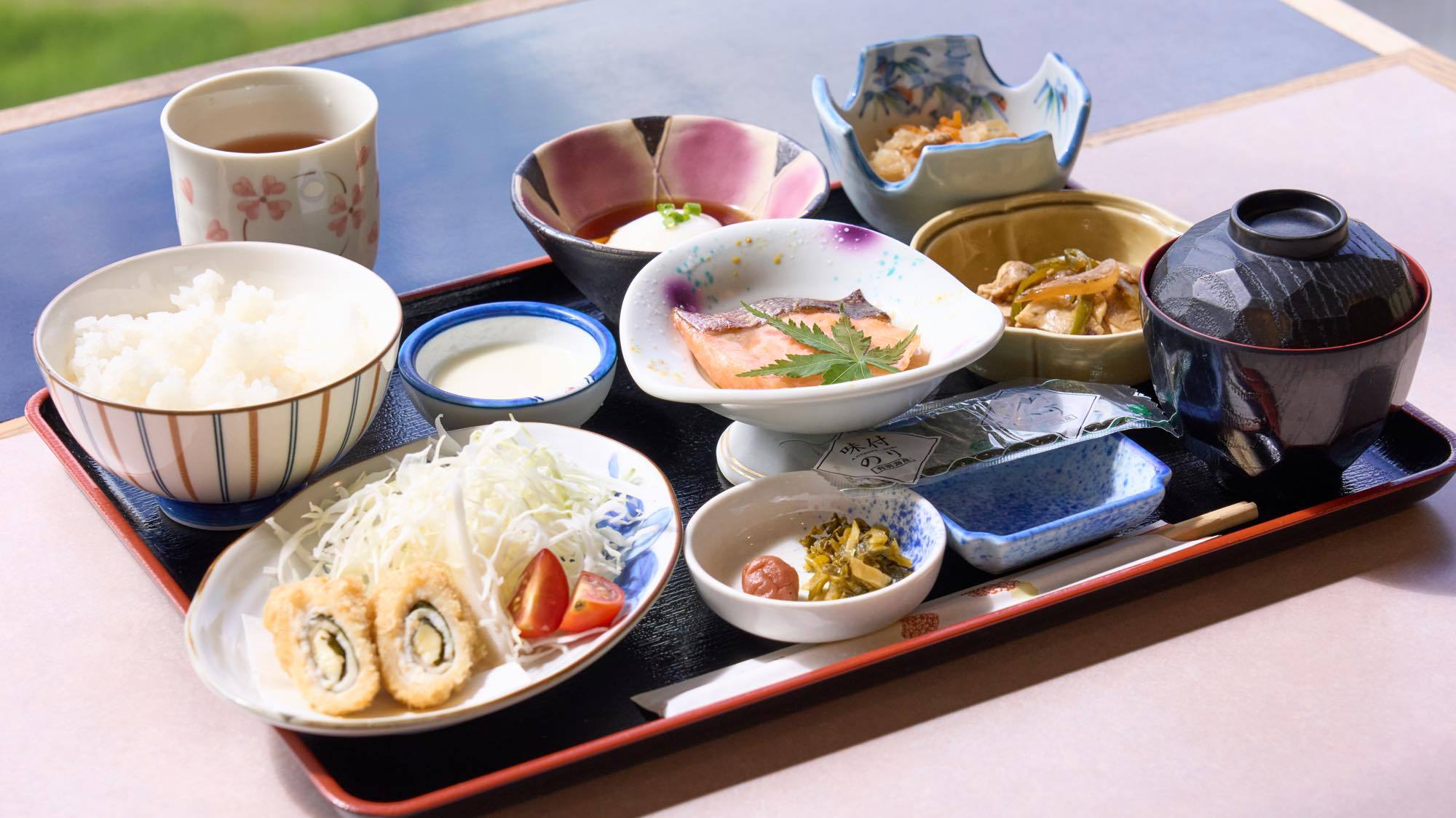 【3人以上で】超お得！ベッドのお部屋でワイワイプラン【朝食無料】