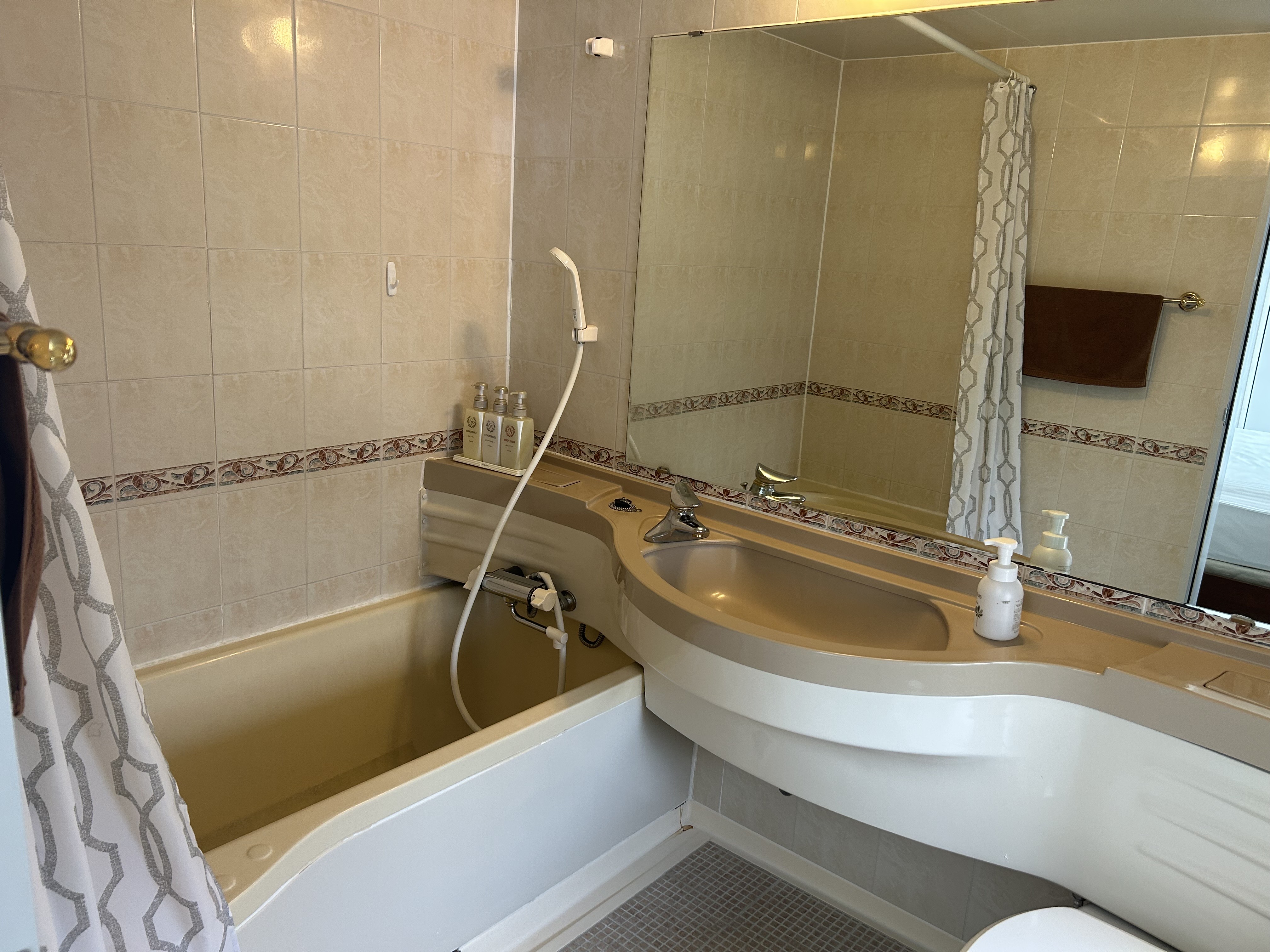 OF・LAⅡ・Ⅲ洋室 3LDK（115㎡） メインベッドルーム バスルーム