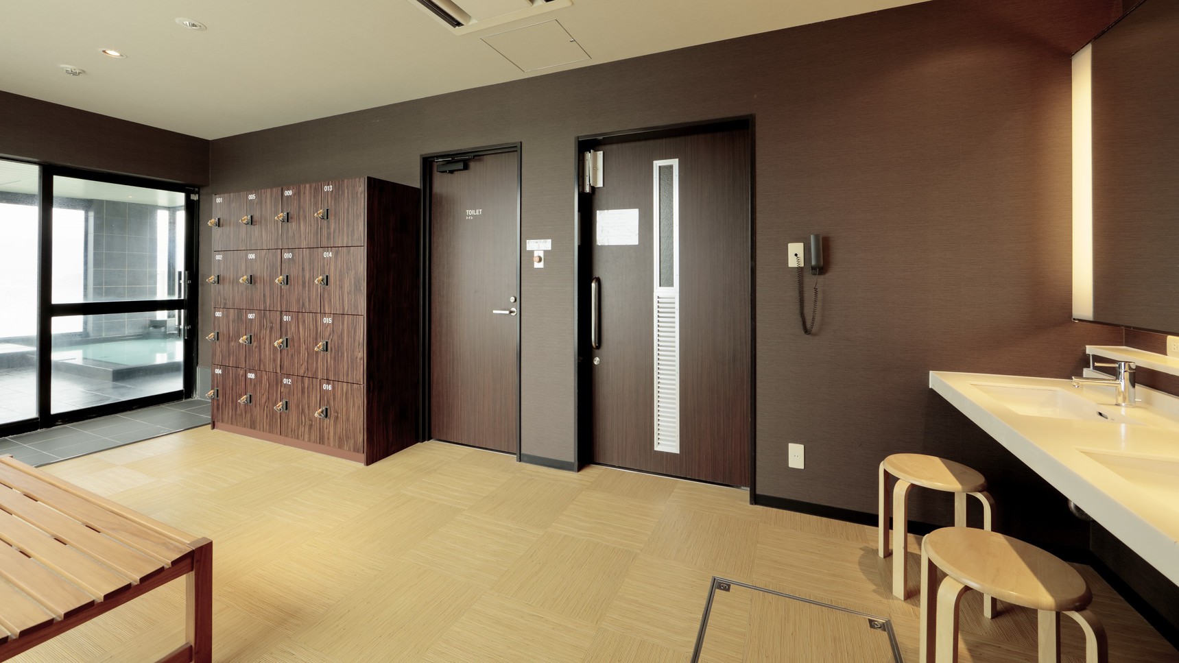 男性スパ　脱衣所②