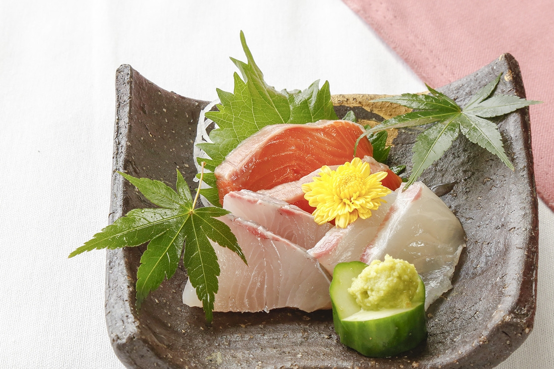 【冬にほっこり温かい山賊鍋】平日限定！ズワイカニ×しし肉×但馬どり＋押寿司の食べ比べ「寒椿プラン」