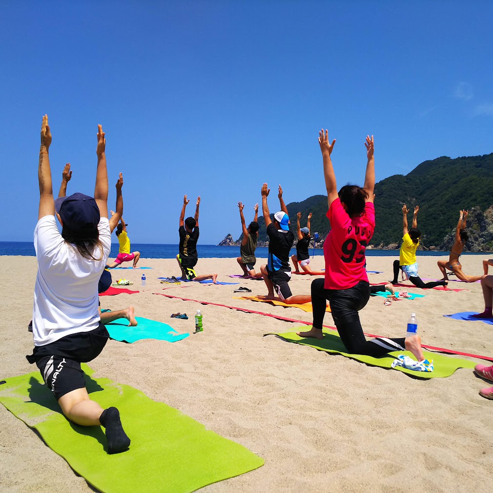 ビーチヨガ