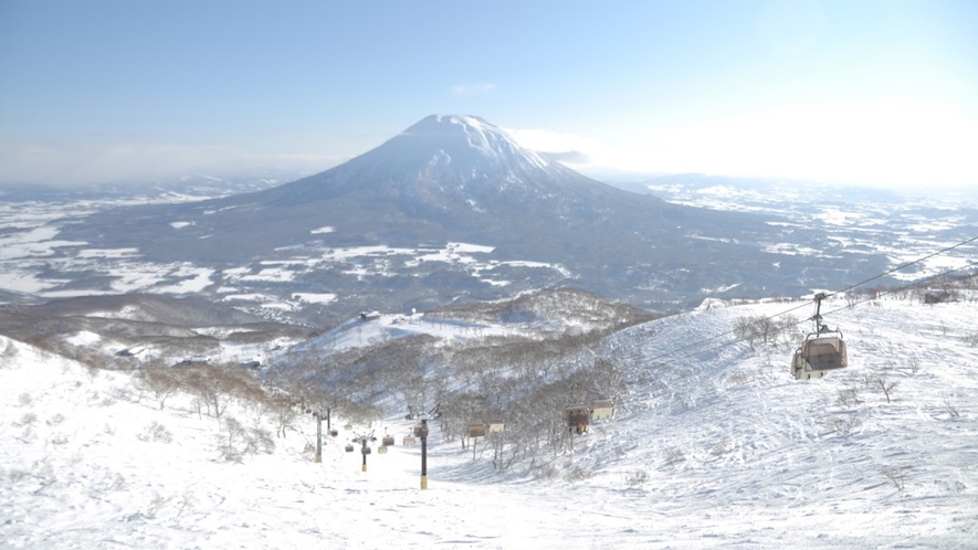 日本百名山に数えられる羊蹄山を眼前に望みながら、ウィンタースポーツをお楽しみください。