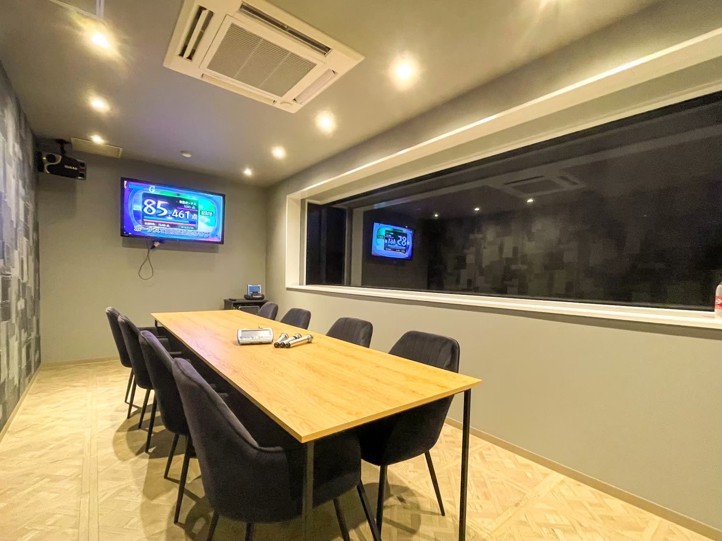 カラオケルーム