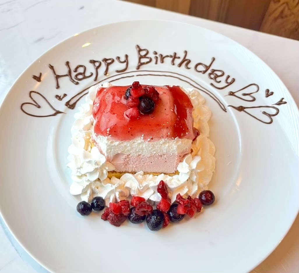 お誕生日ケーキ