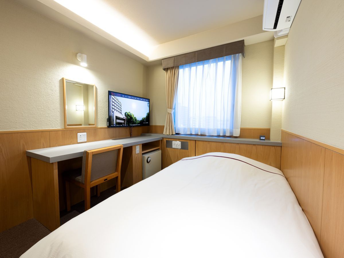 「靴を脱ぐ」シングル◇禁煙 ◇13.2平米◇ベッド幅120cm