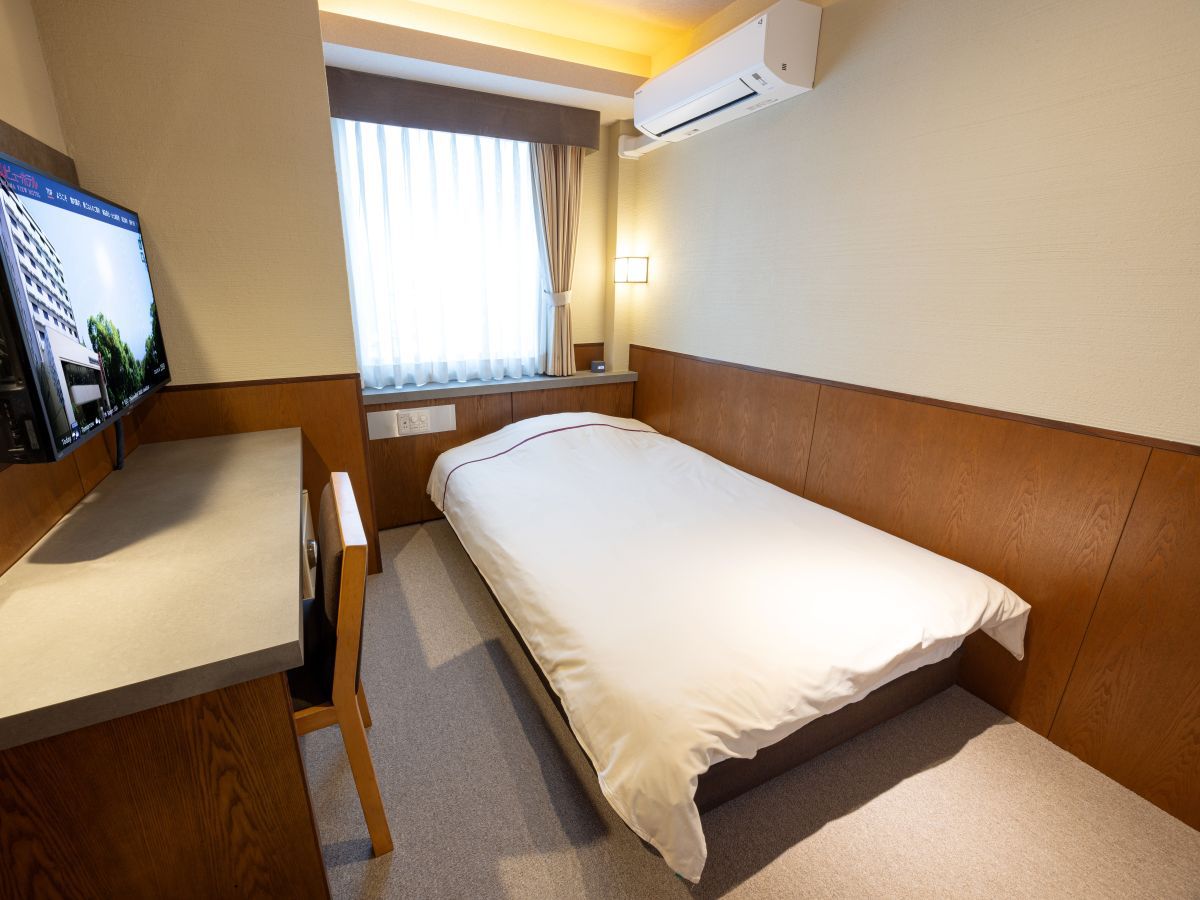 「靴を脱ぐ」シングル◇禁煙 ◇13.2平米◇ベッド幅120cm