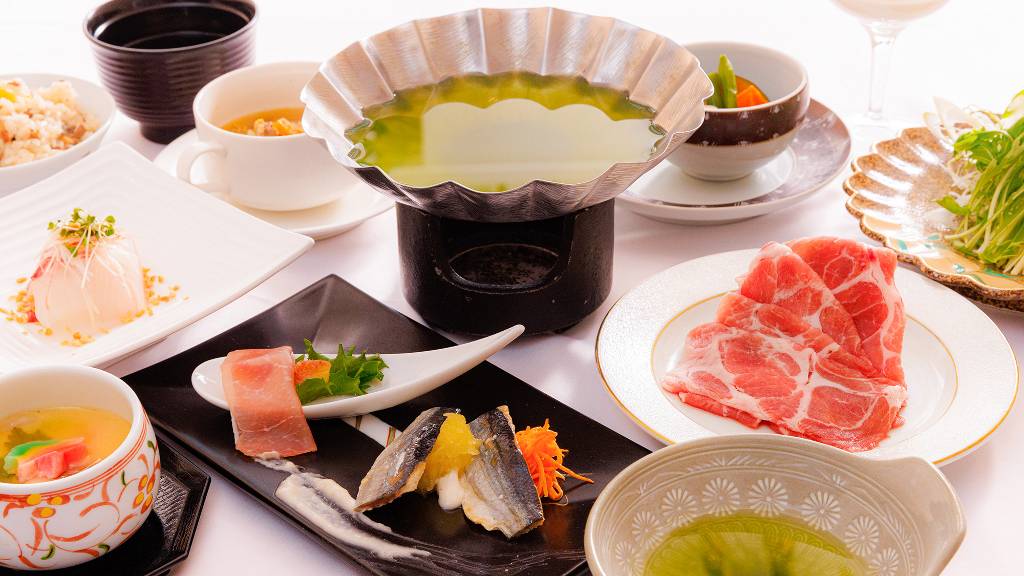 エタンセルコース（一例）肉料理 / 鹿児島茶美豚肩ロースのさつま茶しゃぶ